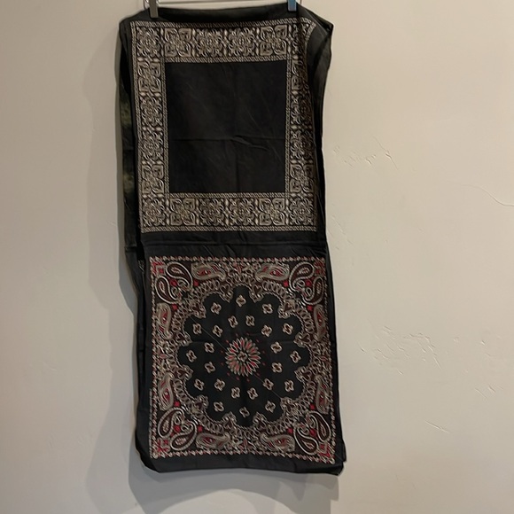 Jack Daniel’s Distressed Large Bandana Style Cotton scarf - Picture 5 of 5